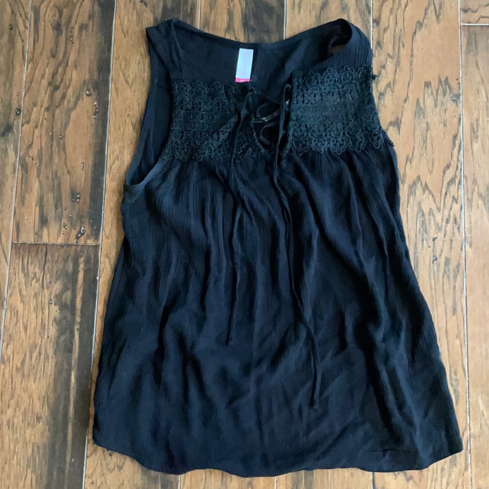 Large Black Cute top goes with everything.